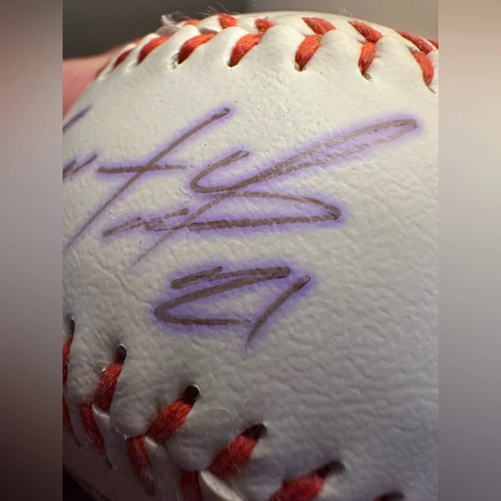 MYSTERY AUTOGRAPHED Baseball please read below 👇 one ball